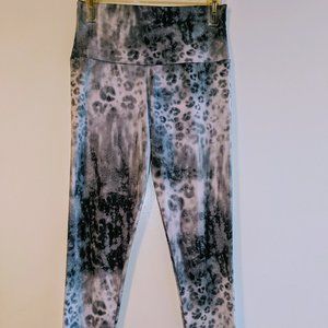 Onzie  Black & Grey Print   High Rise Leggings  S/M